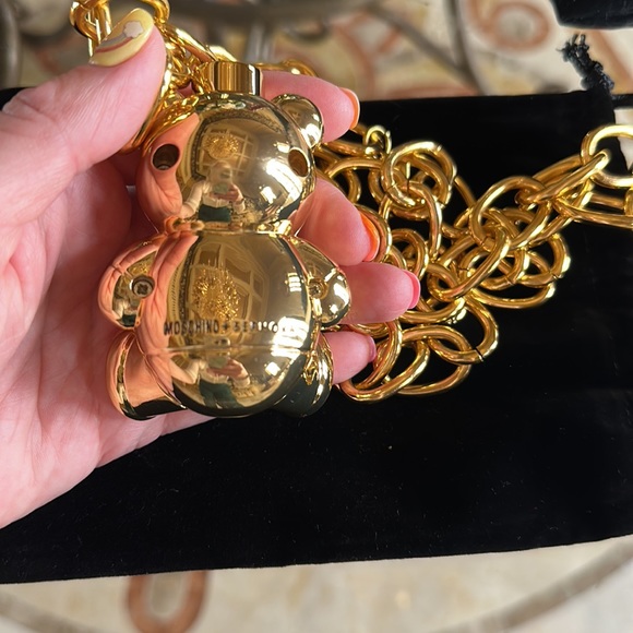 Moschino x Sephora necklace - Picture 2 of 2